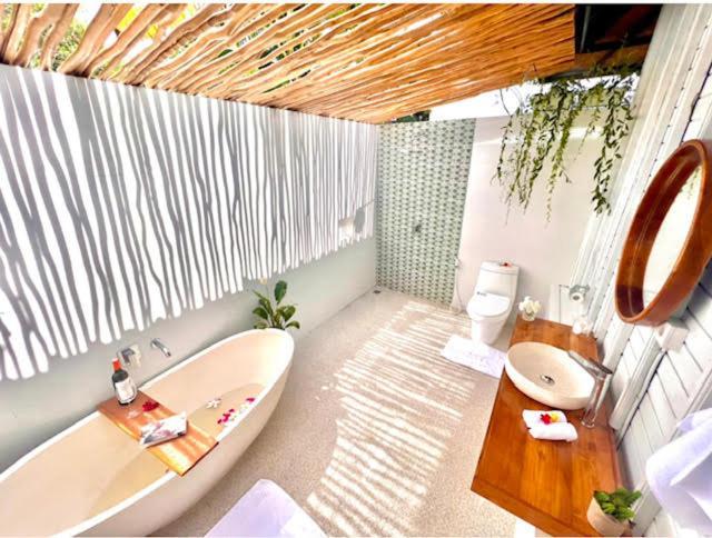 Mista Ceningan'S Beach Bungalows Previously The Kubu 221 Нуса-Лембонган Экстерьер фото